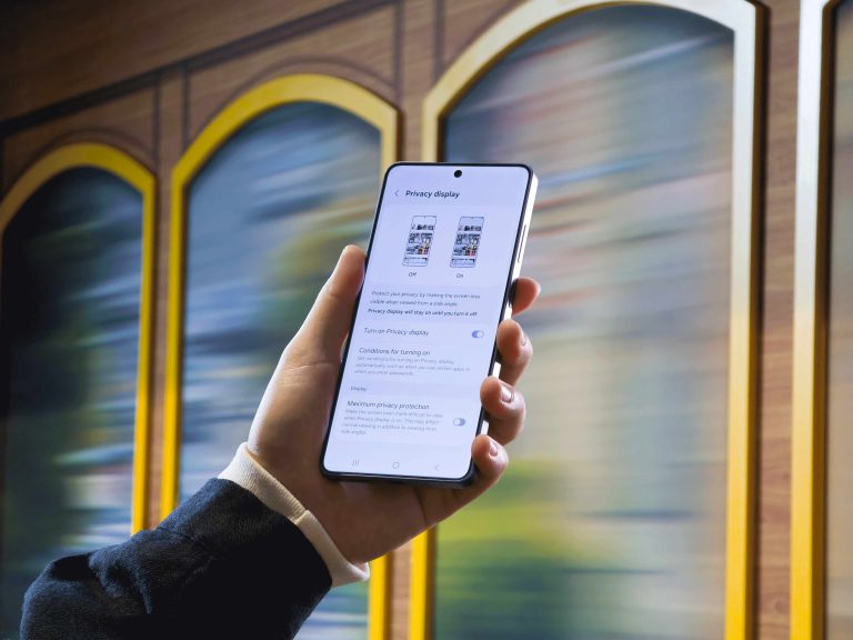 Samsung Galaxy S26 Ultra, Samsung Electronics, Privacy Display technology, smartphone privacy, mobile security technology, OLED display innovation, Samsung smartphones, tech innovation