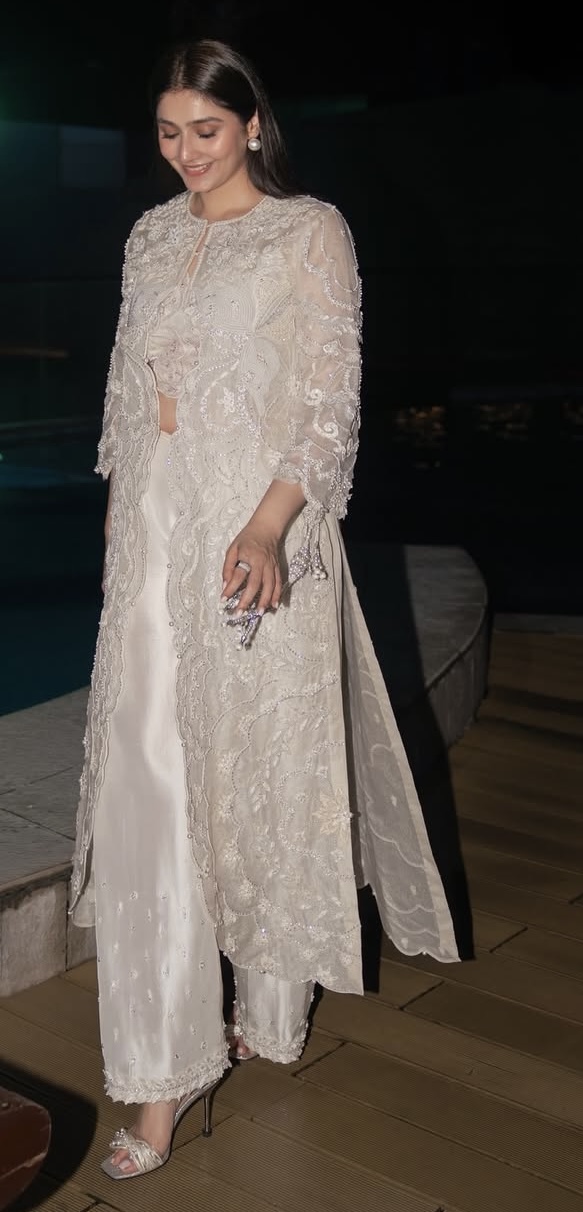 Dur-e-FishanOutfit: Farah Talib Aziz
